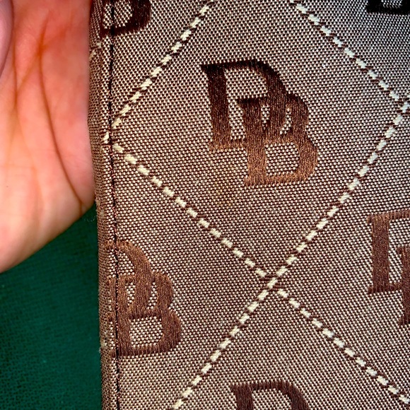 Classic Brown and Tan Dooney & Bourke Purse with clasp - Picture 14 of 15